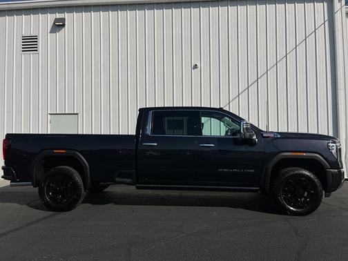 2025 GMC Sierra 3500 Denali