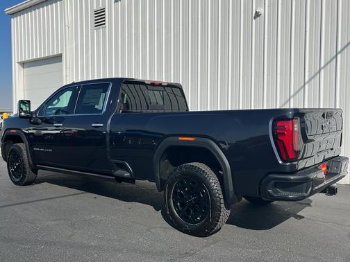 2025 GMC Sierra 3500 Denali