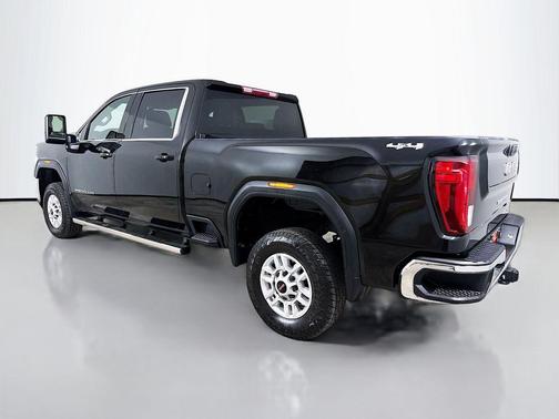 Onyx Black 2022 GMC Sierra 2500 SLE