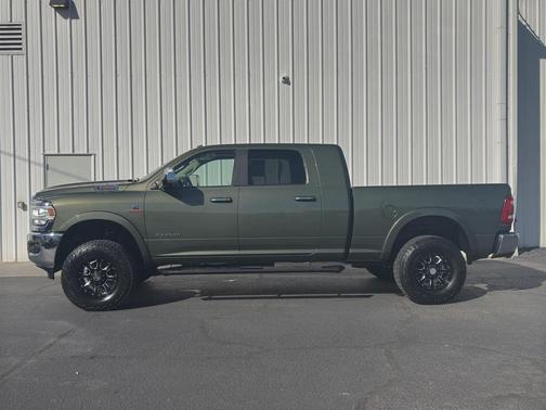 2020 RAM 2500 Laramie Mega Cab 4X4 6'4' Box