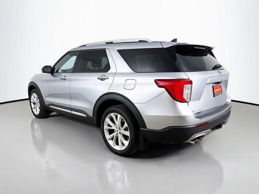 ICONIC SILVER METALLIC 2024 Ford Explorer Platinum