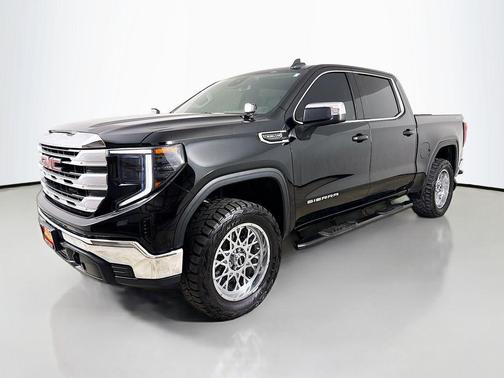Onyx Black 2022 GMC Sierra 1500 SLE