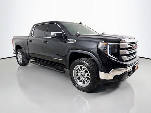 Onyx Black 2022 GMC Sierra 1500 SLE