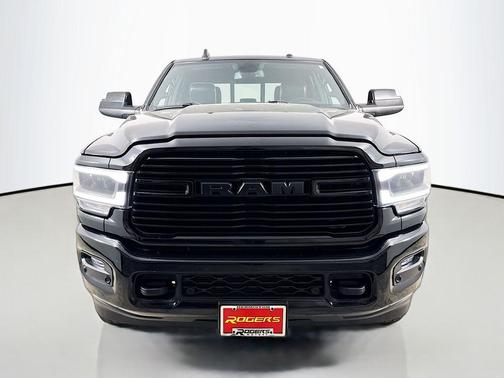 Diamond Black Crystal Pearlcoat 2020 RAM 3500 Laramie Crew Cab 4x4 8' Box