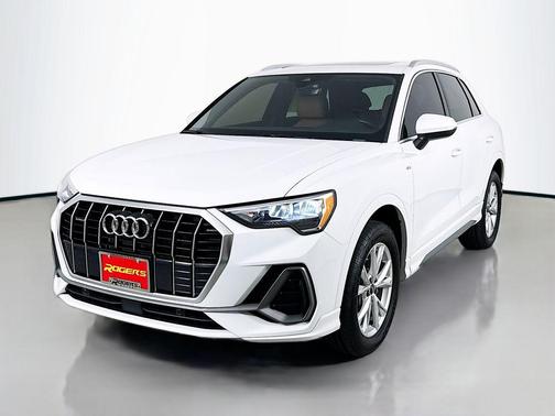 2022 Audi Q3 45 S line Premium
