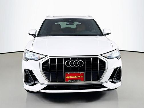 2022 Audi Q3 45 S line Premium