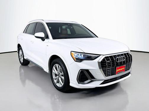 2022 Audi Q3 45 S line Premium