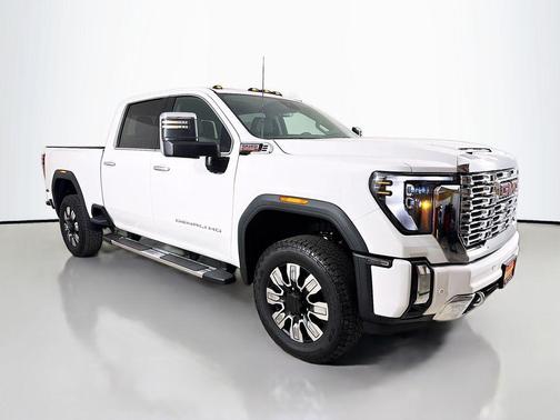 Summit White 2026 GMC Sierra 2500 Denali