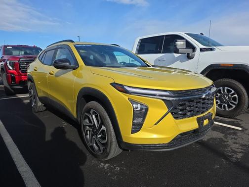 Nitro Yellow Metallic 2024 Chevrolet Trax FWD 2RS