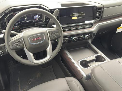 2025 GMC Sierra 2500 SLT