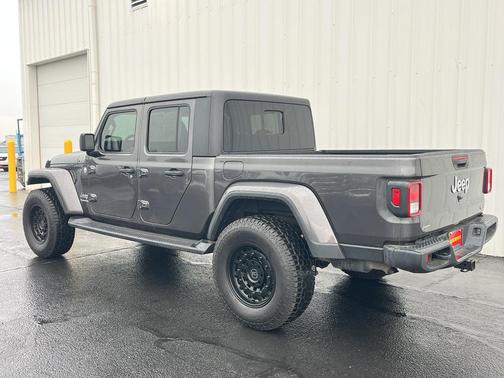 2021 Jeep Gladiator Overland