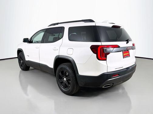 2022 GMC Acadia AWD AT4