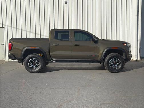 2024 GMC Canyon AT4X