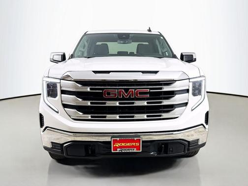 Summit White 2023 GMC Sierra 1500 SLE