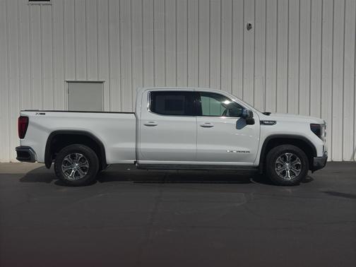2025 GMC Sierra 1500 SLE