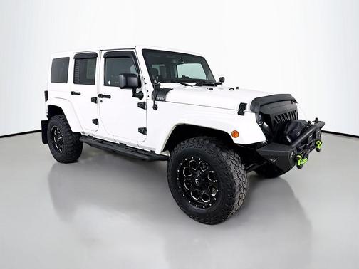 Bright White Clearcoat 2014 Jeep Wrangler Unlimited Sahara