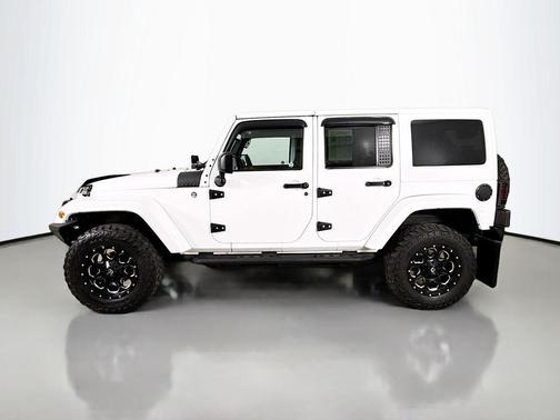 Bright White Clearcoat 2014 Jeep Wrangler Unlimited Sahara