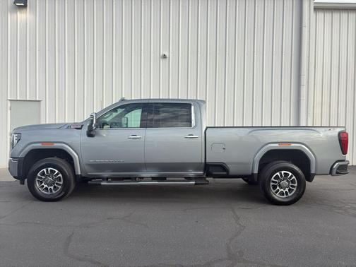 2025 GMC Sierra 3500 SLT