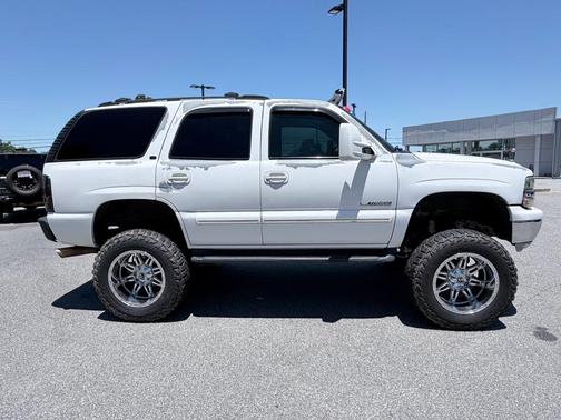 Summit White 2003 Chevrolet Tahoe LT