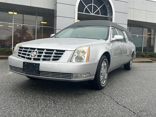 Radiant Silver 2010 Cadillac DTS Base