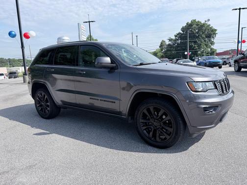 Granite Crystal Clearcoat Metallic 2019 Jeep Grand Cherokee Altitude