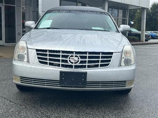 Radiant Silver Metallic 2011 Cadillac DTS Base