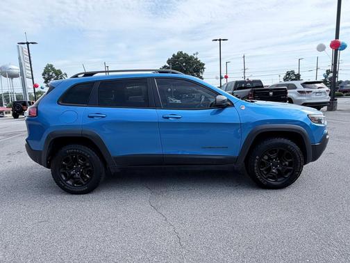 Hydro Blue Pearlcoat 2019 Jeep Cherokee Trailhawk