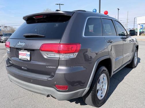 2017 Jeep Grand Cherokee Laredo