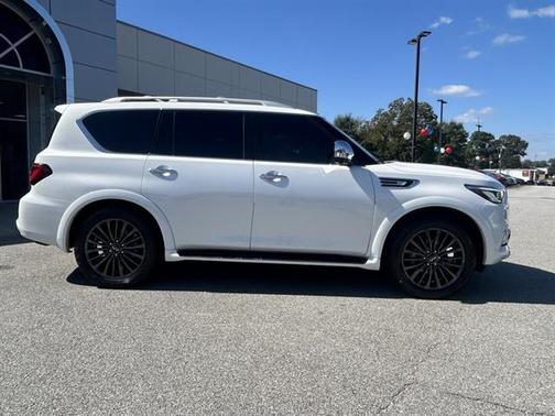 2023 INFINITI QX80 SENSORY