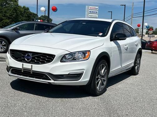 2018 Volvo V60 Cross Country T5