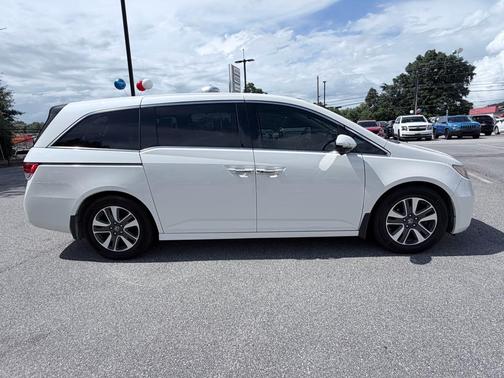 White Diamond Pearl 2016 Honda Odyssey Touring