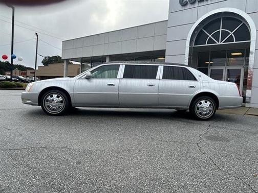 Radiant Silver Metallic 2011 Cadillac DTS Base