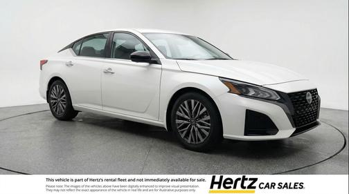 Glacier White 2025 Nissan Altima SV FWD