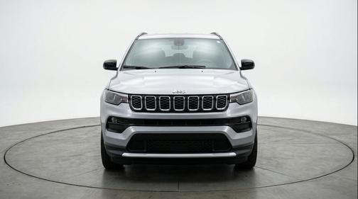 Silver Zynith Metallic Clearcoat 2025 Jeep Compass Limited