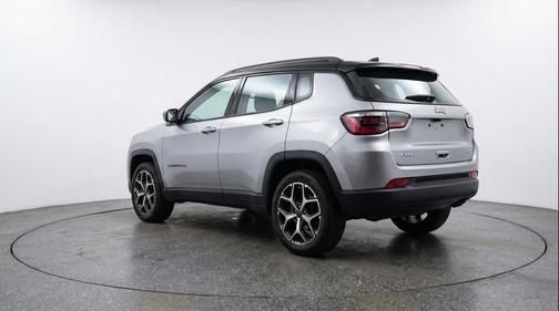 Silver Zynith Metallic Clearcoat 2025 Jeep Compass Limited