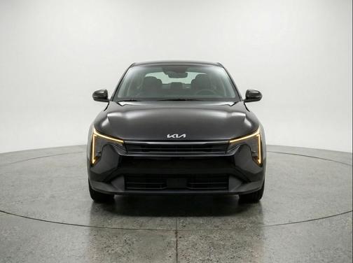 Aurora Black Pearl 2025 Kia K4 LXS