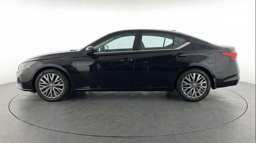 Super Black 2025 Nissan Altima SV FWD