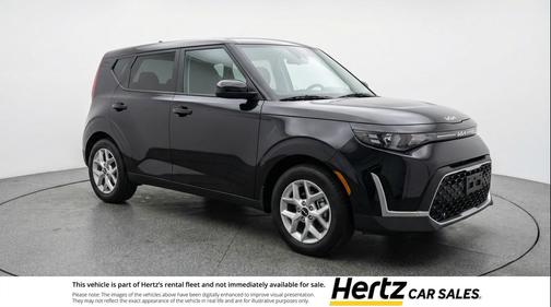 Fusion Black 2025 Kia Soul LX