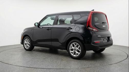 Fusion Black 2025 Kia Soul LX