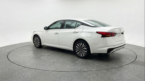 Pearl White Tricoat 2025 Nissan Altima SV FWD