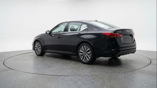 Super Black 2025 Nissan Altima SV FWD