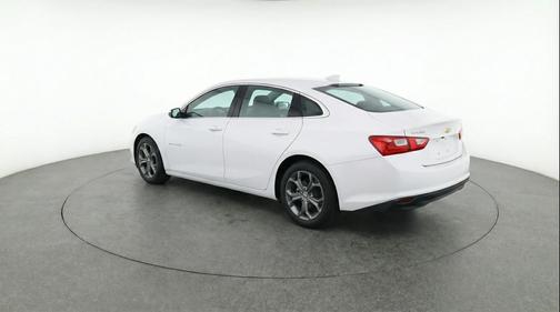 Summit White 2024 Chevrolet Malibu FWD 1LT