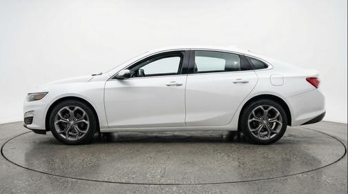 Summit White 2024 Chevrolet Malibu FWD 1LT