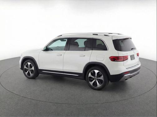 Polar White 2025 Mercedes-Benz GLB 250 4MATIC
