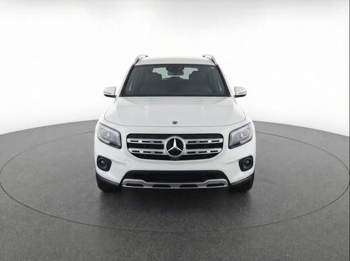 Polar White 2025 Mercedes-Benz GLB 250 4MATIC
