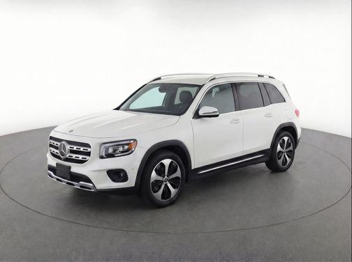 Polar White 2025 Mercedes-Benz GLB 250 4MATIC