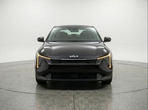 Aurora Black Pearl 2025 Kia K4 LXS