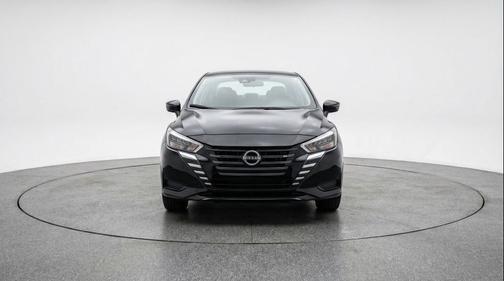 Super Black 2025 Nissan Versa 1.6 SV