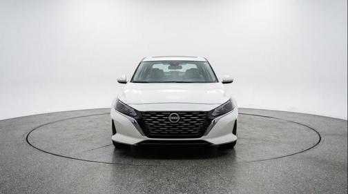 Pearl White Tricoat 2025 Nissan Altima SV FWD