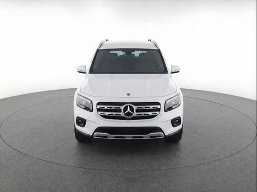 Polar White 2025 Mercedes-Benz GLB 250 4MATIC